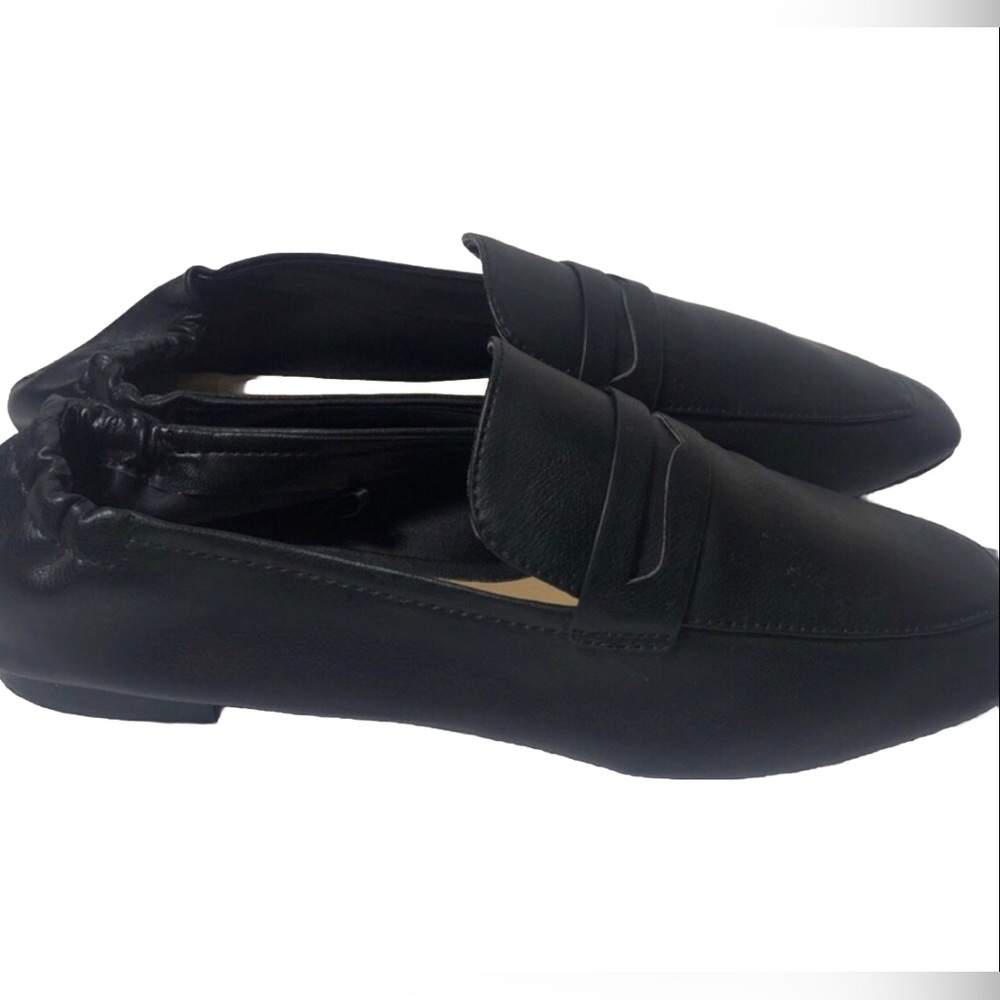 H&M black slip on loafers. Size 9.5. In good overall condition!